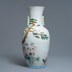 A Chinese famille rose 'phoenix and crane' vase, Qianlong mark, 19th C. — 照片 3