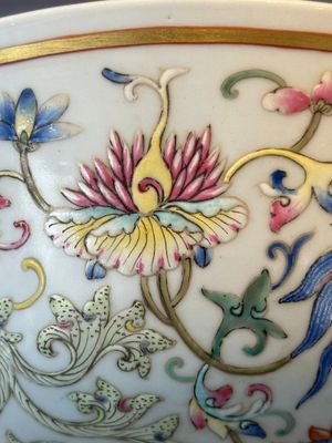 A Chinese famille rose 'phoenix' bowl, Guangxu mark, 19th C. — photo 20