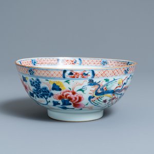 A Chinese famille rose 'phoenixes' bowl, Qianlong — photo 1