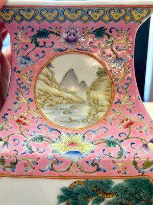 A Chinese famille rose pink-ground vase with figural design, Qianlong mark, 19/20th C. — 照片 11