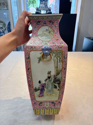 A Chinese famille rose pink-ground vase with figural design, Qianlong mark, 19/20th C. — 照片 2