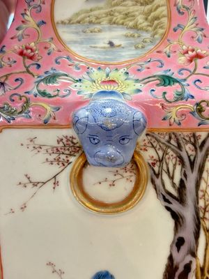 A Chinese famille rose pink-ground vase with figural design, Qianlong mark, 19/20th C. — 照片 8