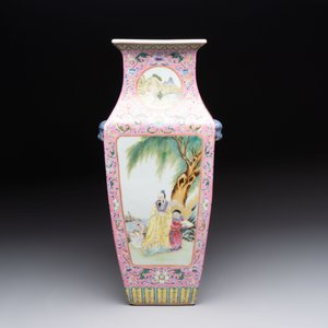 A Chinese famille rose pink-ground vase with figural design, Qianlong mark, 19/20th C. — 照片 3