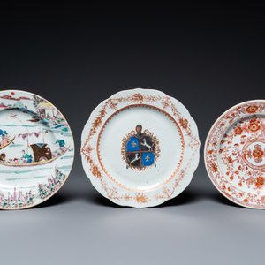 A Chinese famille rose plate, an armorial plate and an iron-red and gilt plate, Kangxi/Qianlong — 照片 2