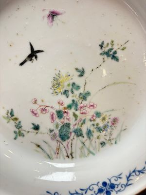 A Chinese famille rose plate with a bird and butterfly among blossoming branches, Yongzheng mark, Republic — 照片 2