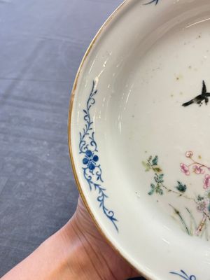 A Chinese famille rose plate with a bird and butterfly among blossoming branches, Yongzheng mark, Republic — 照片 4