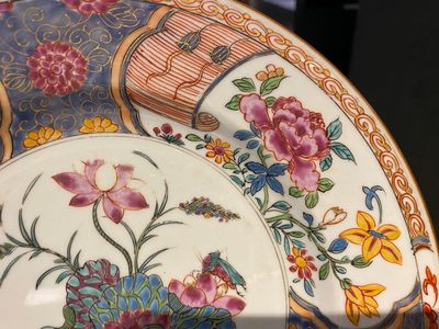 A Chinese famille rose plate with a deer near a lotus pond, Yongzheng — photo 3