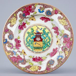A Chinese famille rose plate with Dutch arms of Blonkebijle, dated 1733, Yongzheng — 照片 1