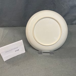 A Chinese famille rose plate with floral design, Yongzheng — photo 4