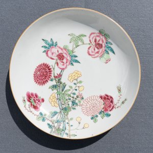 A Chinese famille rose plate with Johanneum mark, ex-coll. August the Strong, Yongzheng — 照片 7