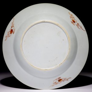 A Chinese famille rose plate with mandarin ducks and immortals, Yongzheng — 照片 2