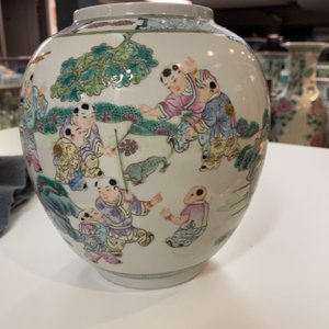 A Chinese famille rose 'playing boys' lantern on stand, Republic — 照片 15