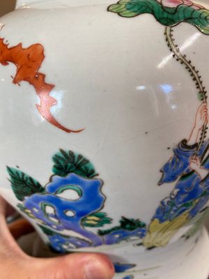A Chinese famille rose 'playing boys' vase on a fine carved wooden stand, Yongzheng — photo 8