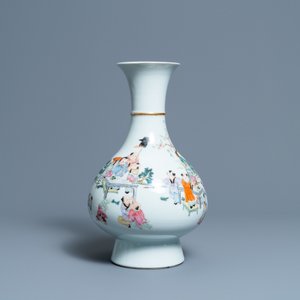 A Chinese famille rose 'playing boys' vase, Qianlong mark, Republic — 照片 8