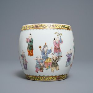 A Chinese famille rose 'playing boys' vase, Republic — photo 2
