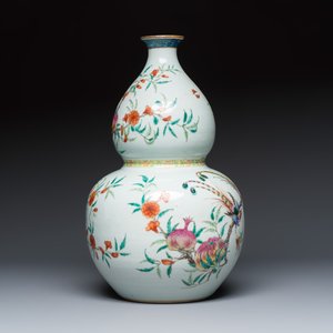 A Chinese famille rose 'Pomegranates' double gourd vase — photo 4