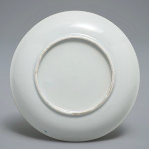 A Chinese famille rose 'Pompadour' cup and saucer, Qianlong, ca. 1745 — 照片 3