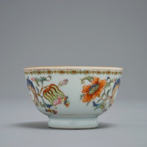 A Chinese famille rose 'Pompadour' cup and saucer, Qianlong, ca. 1745 — 照片 7