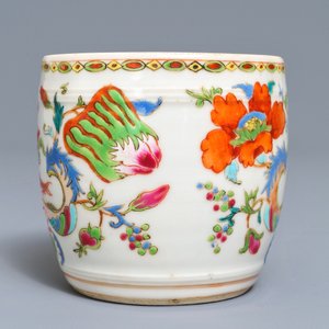 A Chinese famille rose 'Pompadour' mustard jar and a Pronk 'Doctor's visit' saucer, Qianlong — 照片 5
