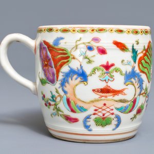 A Chinese famille rose 'Pompadour' mustard jar and a Pronk 'Doctor's visit' saucer, Qianlong — 照片 6