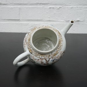 A Chinese famille rose porcelain bowl and matching teapot, Yongzheng, 1722-1735 — foto 13