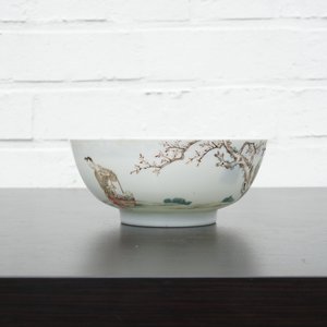 A Chinese famille rose porcelain bowl and matching teapot, Yongzheng, 1722-1735 — foto 20