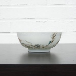 A Chinese famille rose porcelain bowl and matching teapot, Yongzheng, 1722-1735 — foto 22