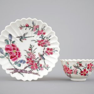 A Chinese famille rose porcelain cup and saucer with birds among flowers, 18th C. — photo 1