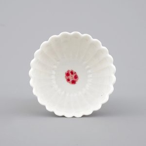 A Chinese famille rose porcelain cup and saucer with birds among flowers, 18th C. — photo 8