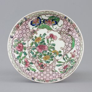 A Chinese famille rose porcelain cup and saucer with narcissus, chrysanthemum and peony, Yongzheng, 1722-1735 — photo 2