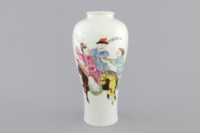 A Chinese famille rose porcelain meiping vase, 19th C.