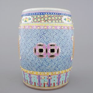 A Chinese famille rose porcelain 'Shou' garden seat, 19th C. — foto 4