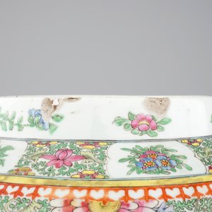 A Chinese famille rose porcelain vase with a peacock, 19th C. — foto 7