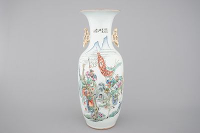 A Chinese famille rose porcelain vase with a warrior scene, 19/20th C.