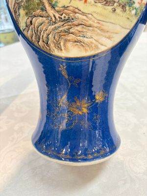 A Chinese famille rose powder-blue-ground vase, 19th C. — photo 14