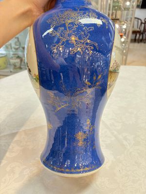 A Chinese famille rose powder-blue-ground vase, 19th C. — photo 16