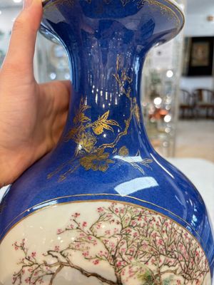 A Chinese famille rose powder-blue-ground vase, 19th C. — photo 8