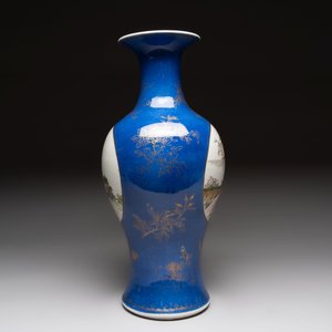 A Chinese famille rose powder-blue-ground vase, 19th C. — photo 2