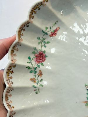 A Chinese famille rose pseudo-armorial tripod dish with the arms of Boschat for the French Market, Qianlong — 照片 5