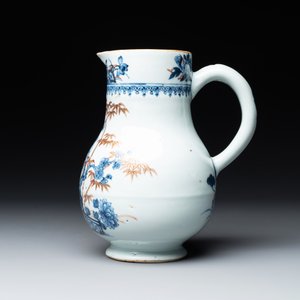 A Chinese famille rose 'pseudo-tobacco leaf' dish, a bowl and a blue and white gilt-decorated jug, Qianlong — photo 4