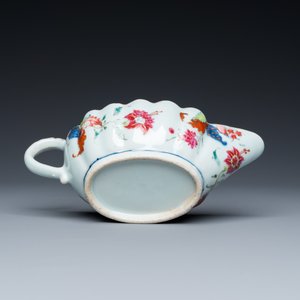 A Chinese famille rose 'pseudo-tobacco leaf' sauce boat on stand, Qianlong — 照片 10