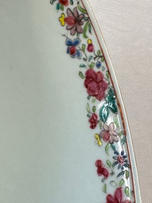 A Chinese famille rose punch bowl with figural design, Qianlong — photo 13