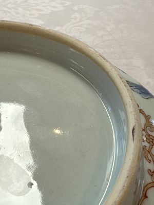 A Chinese famille rose punch bowl with figural design, Qianlong — photo 18