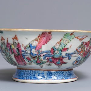 A Chinese famille rose quatre-lobed bowl, Tongzhi mark, 19th C. — photo 3