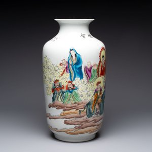 A Chinese famille rose 'Qun Xian Hui 群仙會' vase, signed Cai Yun 蔡雲, Qianlong mark, dated 1943 — photo 4