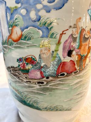 A Chinese famille rose 'Qun Xian Zhu Shou 群仙祝壽' rouleau vase, Qianlong mark, 19th C. — photo 18