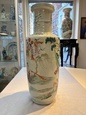 A Chinese famille rose 'Qun Xian Zhu Shou 群仙祝壽' rouleau vase, Qianlong mark, 19th C. — photo 4