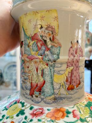 A Chinese famille rose 'Qun Xian Zhu Shou 群仙祝壽' rouleau vase, Qianlong mark, 19th C. — photo 10