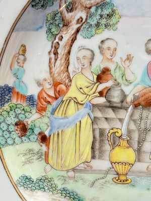 A Chinese famille rose 'Rebecca at the well' plate, Qianlong, ca. 1750 — photo 3