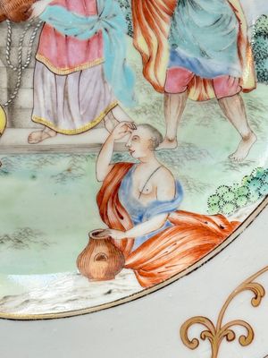 A Chinese famille rose 'Rebecca at the well' plate, Qianlong, ca. 1750 — photo 5